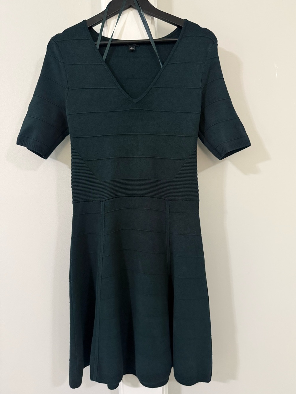 Ann Taylor V-Neck Short Sleeve Fit-and-Flare Sweater Dress, Forest Green, M